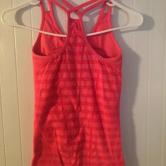 Pink Zella tank top with built-in bra. Size small. - Picture 3 of 4